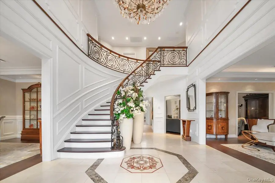 6 Westmoreland Place, Douglaston, NY 11363 - #2