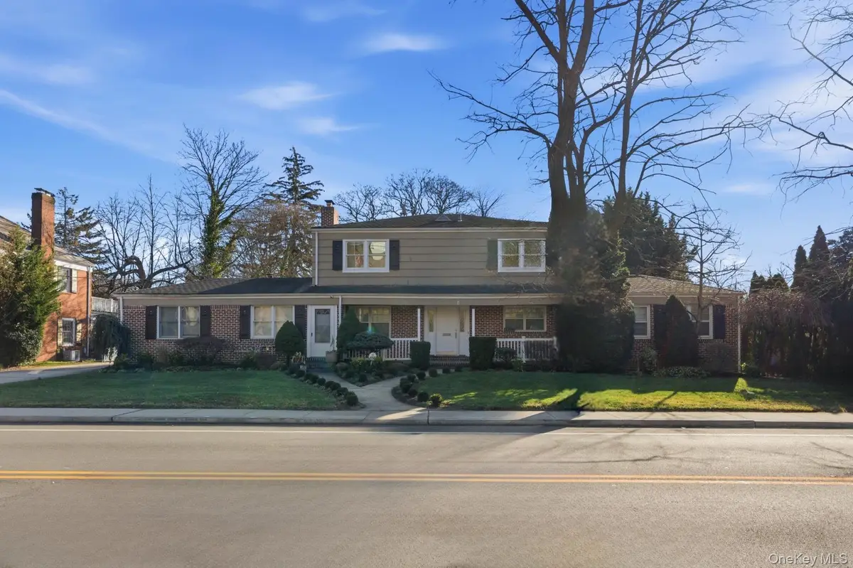 467 Hempstead Avenue, Rockville Centre, NY 11570 - Image #1