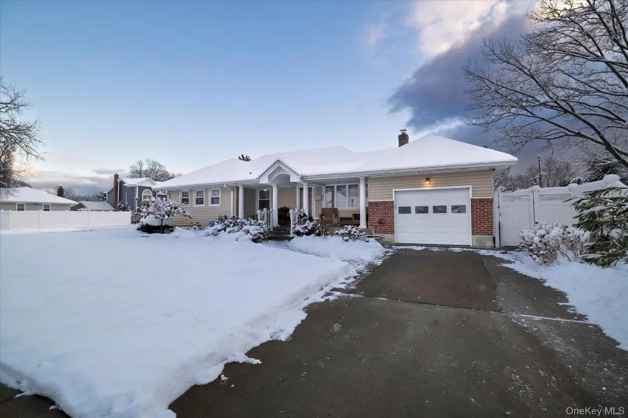 2934 Kinloch Road, Wantagh, NY 11793 - Image #2