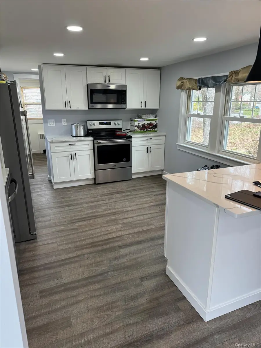 4 Oak Lane, Coram, NY 11727 - Image #3