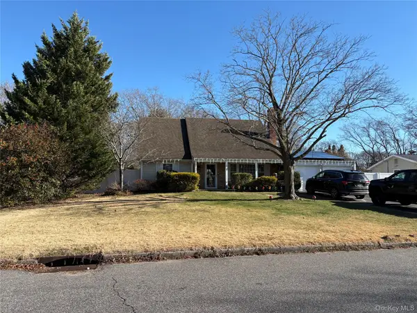 5 Wintergreen Drive, Coram, NY 11727