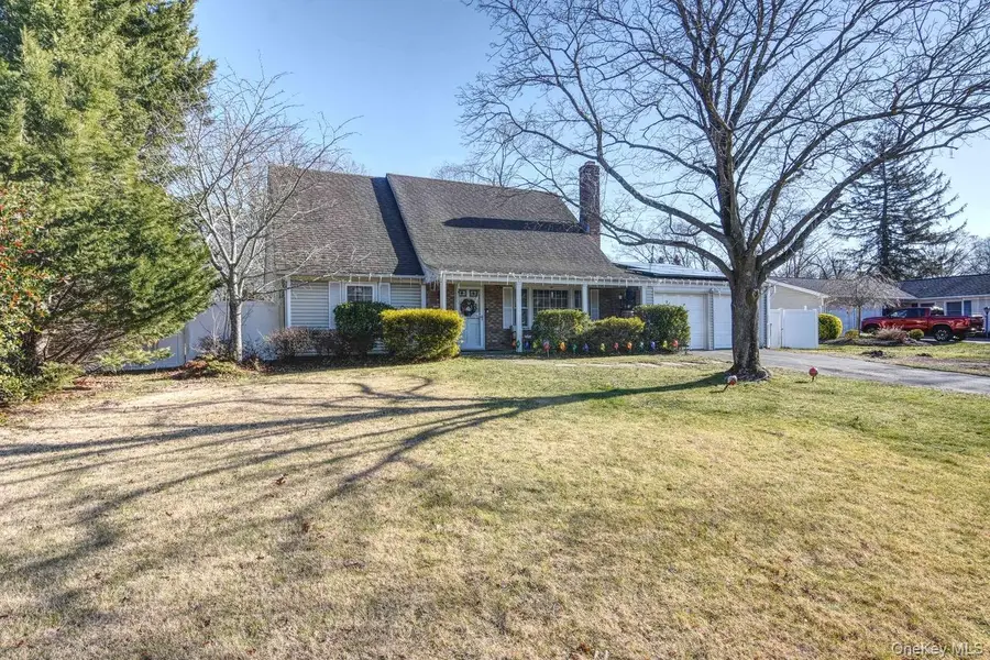 5 Wintergreen Drive, Coram, NY 11727 - Image #2