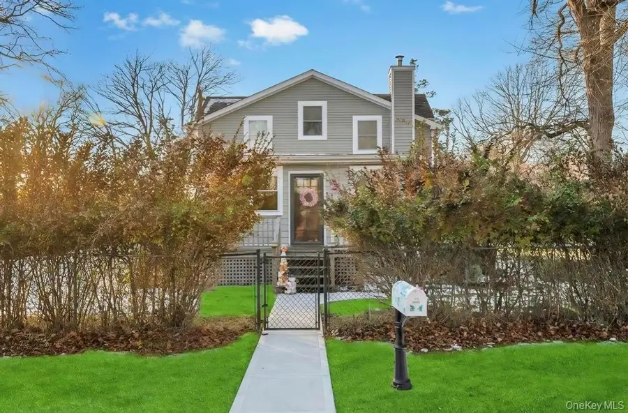 52 Manhasset Drive, Mastic Beach, NY 11951 - Image #3