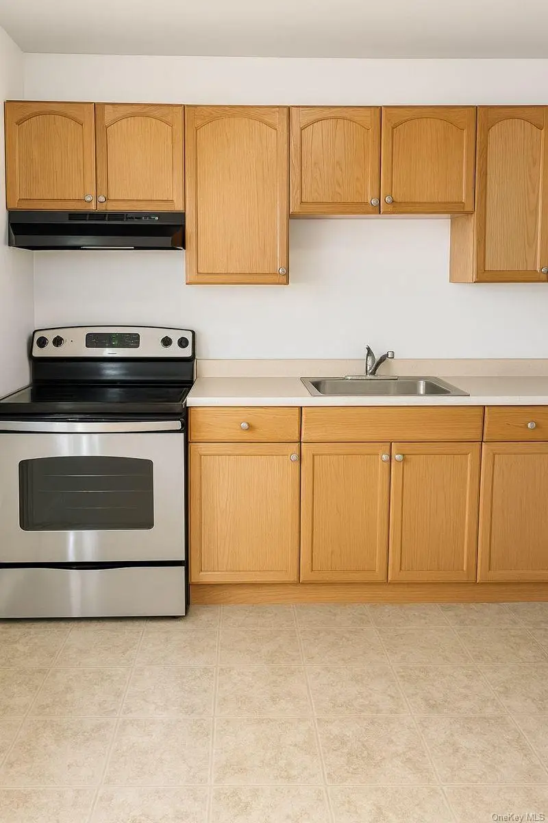 656 Post Avenue, Bellport, NY 11713 - Image #3