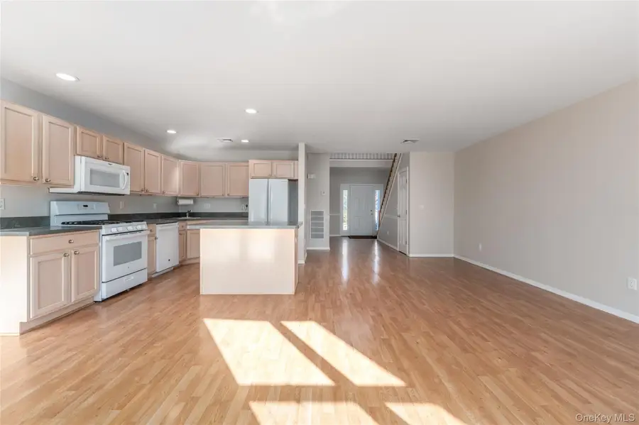 1804 Willow Pond Drive, Riverhead, NY 11901 - Image #3