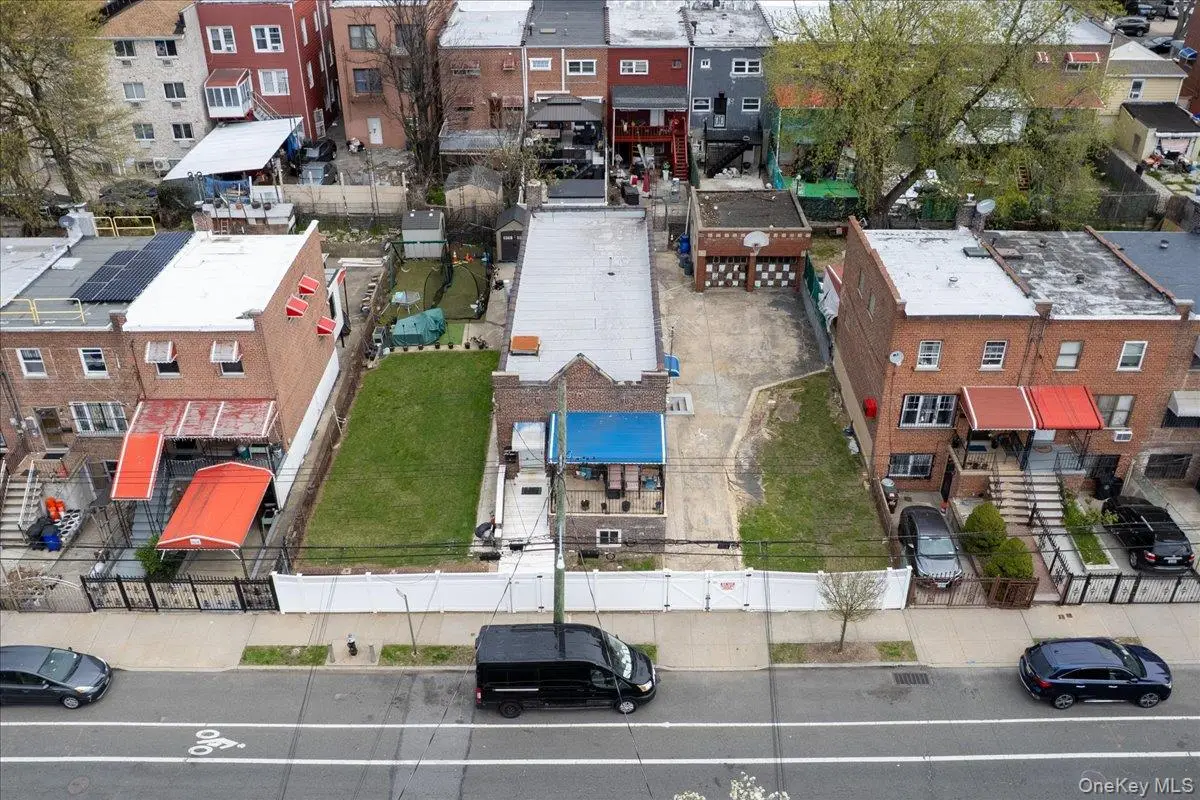 1021 E 213th Street, Bronx, NY 10469 - Image #1