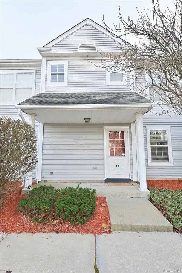 14 Kensington Way, Middletown, NY 10940