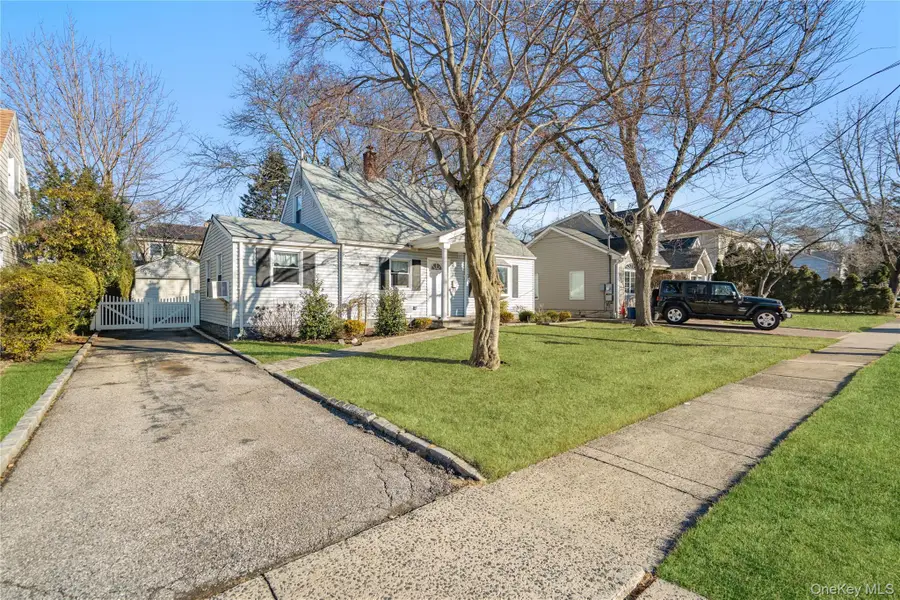 23 Harvard Street, Roslyn Heights, NY 11577 - Image #3