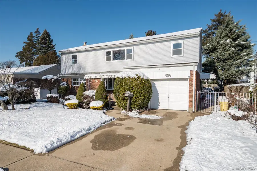 12 Westbury Avenue, Plainview, NY 11803 - Image #3