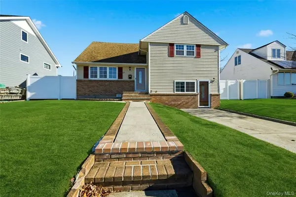 123 S Fordham Road, Hicksville, NY 11801