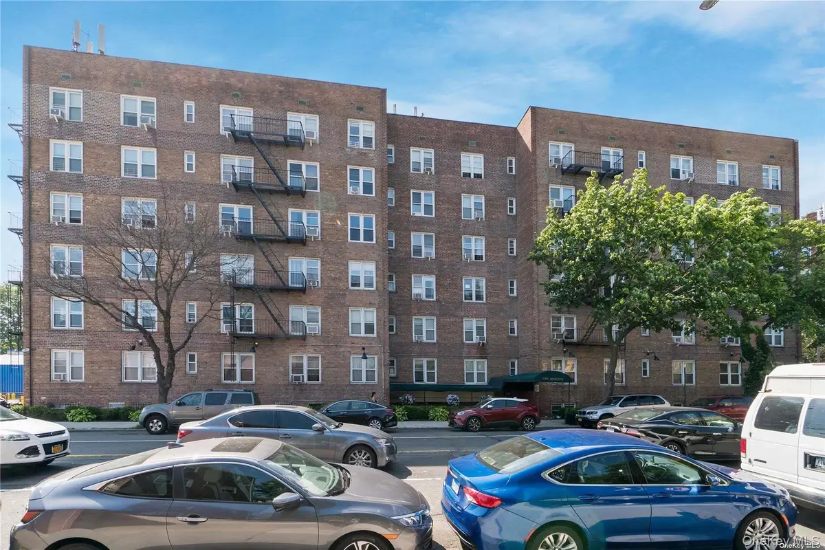 7510 Yellowstone Boulevard #5L, Rego Park, NY 11374 - Image #1