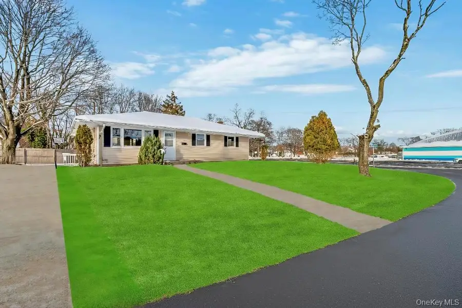 3 Radburn Lane, Port Jefferson Station, NY 11776 - Image #2