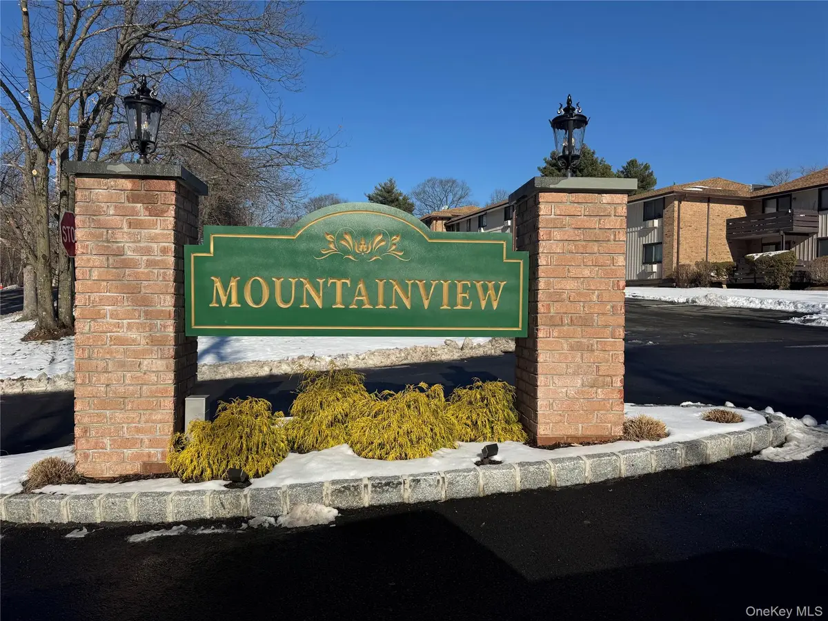 952 Sierra Vista Lane, Valley Cottage, NY 10989 - Image #1