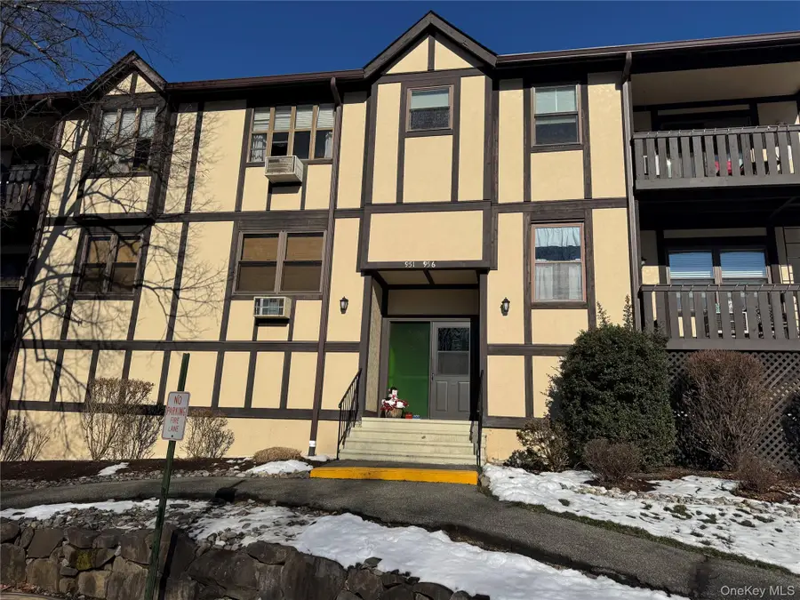 952 Sierra Vista Lane, Valley Cottage, NY 10989 - Image #2