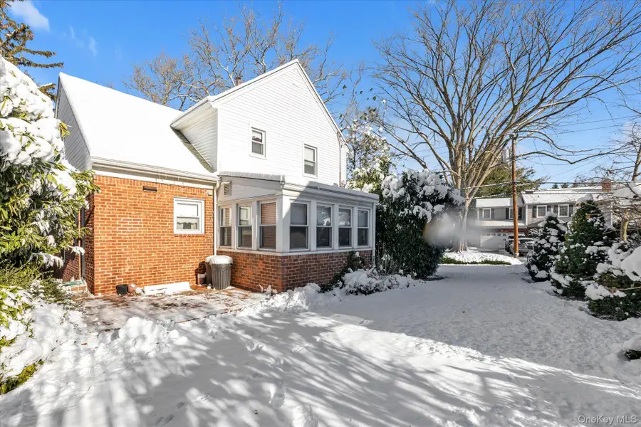 22 Hathaway Drive, Garden City, NY 11530 - Image #2