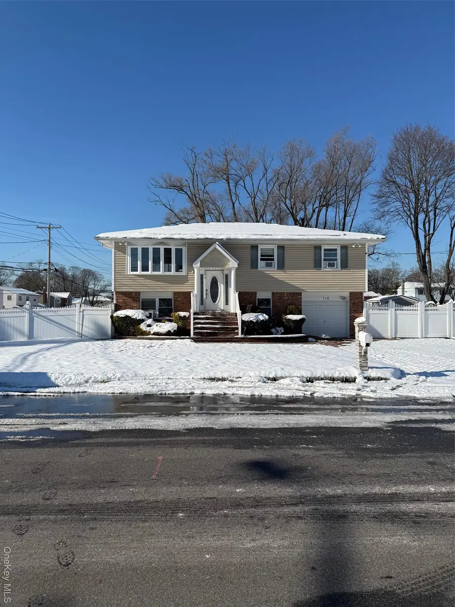 118 Lincoln Avenue, Deer Park, NY 11729 - Image #3