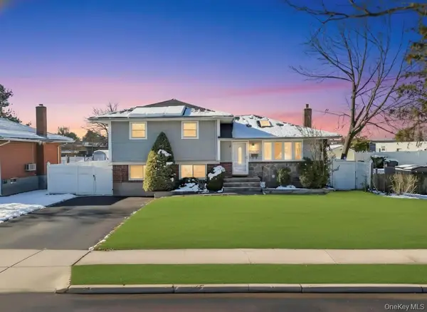 19 Evers Street, Hicksville, NY 11801