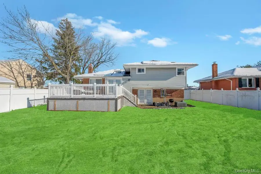 19 Evers Street, Hicksville, NY 11801 - Image #3