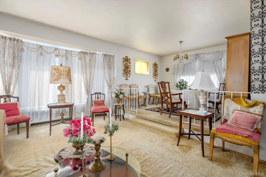 9 Walnut Place, Massapequa, NY 11758 - Image #3