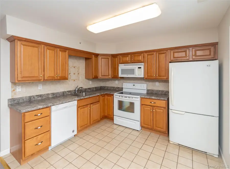 70 Aveonis Court, Fishkill, NY 12524 - Image #3