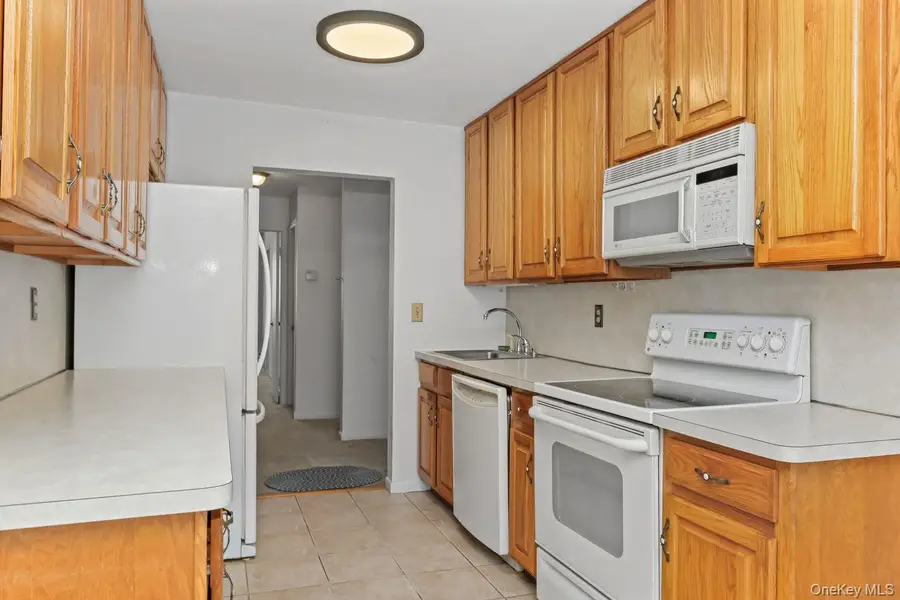 58 Coachlight Square, Montrose, NY 10548 - Image #2