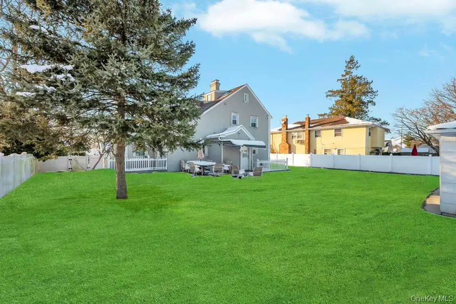 32 Longfellow Avenue, Westbury, NY 11590 - #3