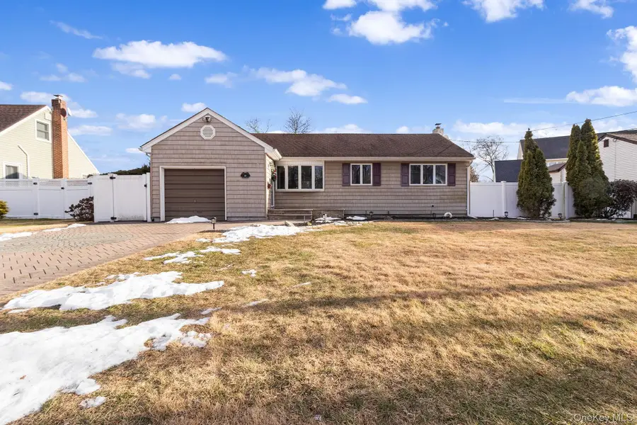 40 Frankie Lane, North Babylon, NY 11703 - Image #2