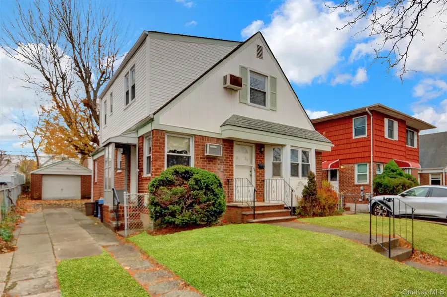 81-25 258th Street, Floral Park, NY 11004 - Image #3