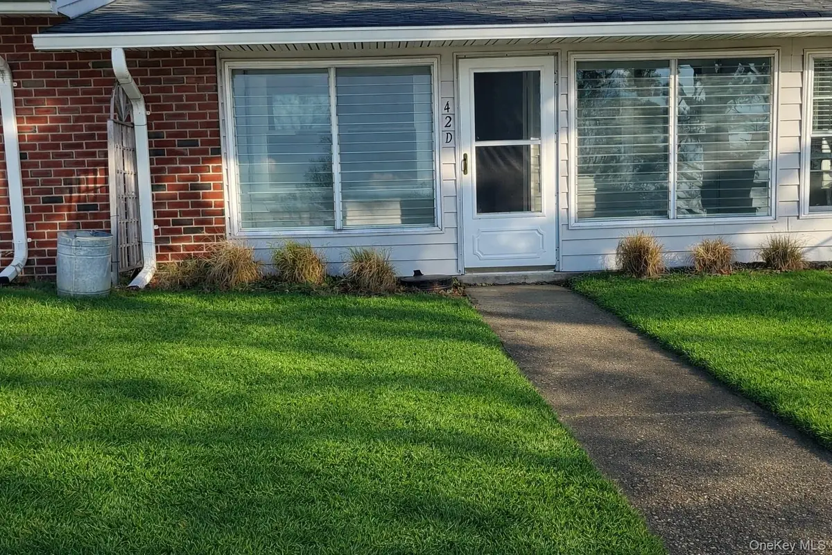42 Trent Ct #D, Ridge, NY 11961 - Image #1