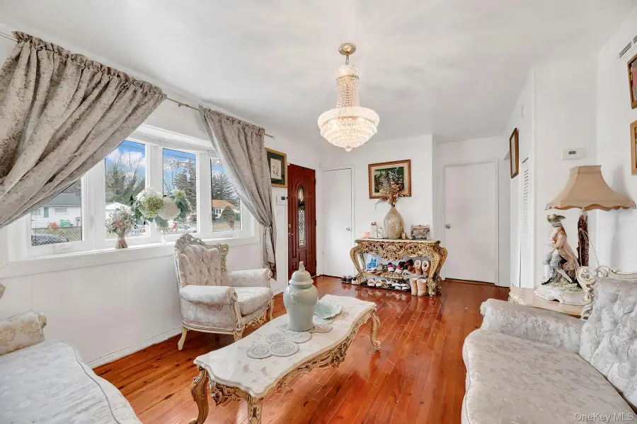 34 Tamarack Street, Central Islip, NY 11722 - Image #3