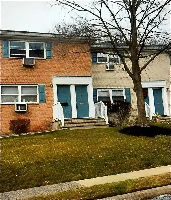 140 Meyer Oval, Pearl River, NY 10965