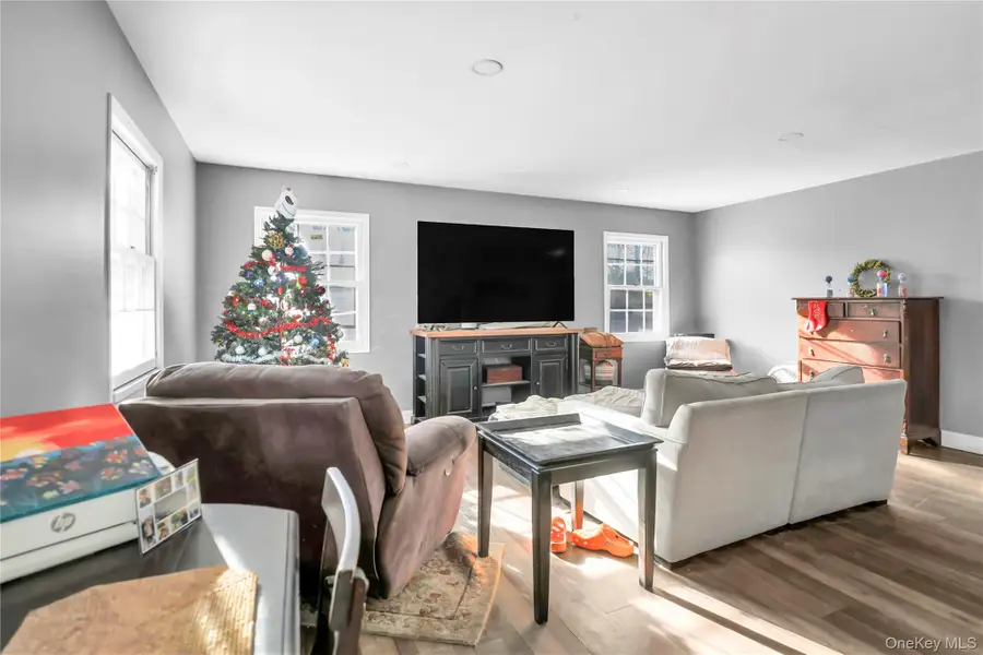 11 Seward Ln, Stony Brook, NY 11790 - Image #3