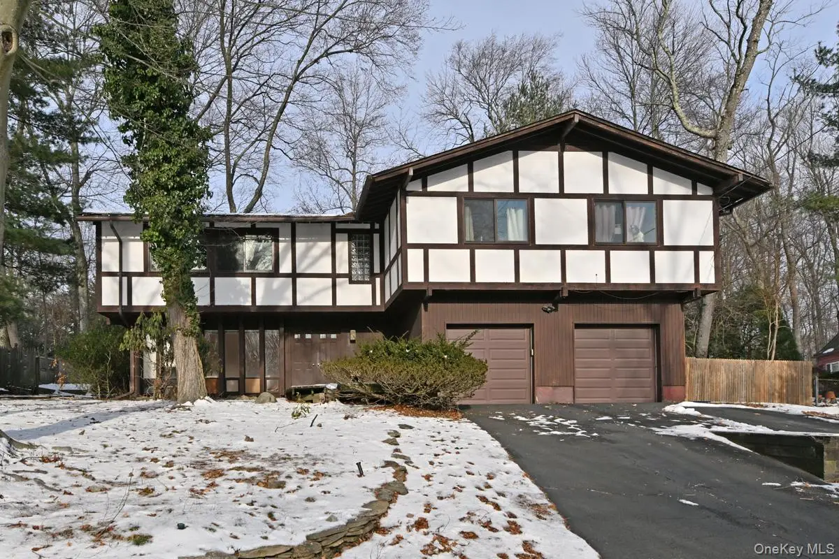 11 Lomond Avenue, Chestnut Ridge, NY 10977 - Image #1