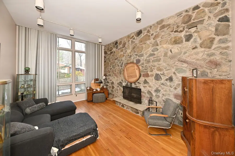 11 Lomond Avenue, Chestnut Ridge, NY 10977 - Image #3