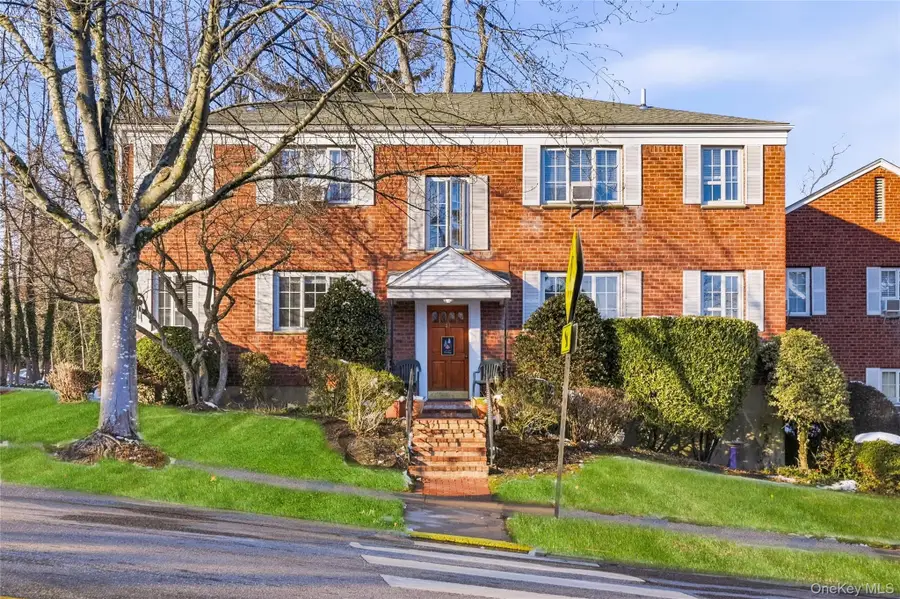 47 Nathan Hale Drive #14A, Huntington, NY 11743 - Image #2