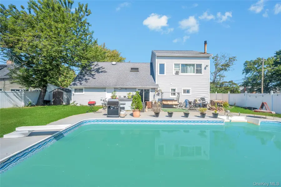 6 Regal Lane, Levittown, NY 11756 - #3