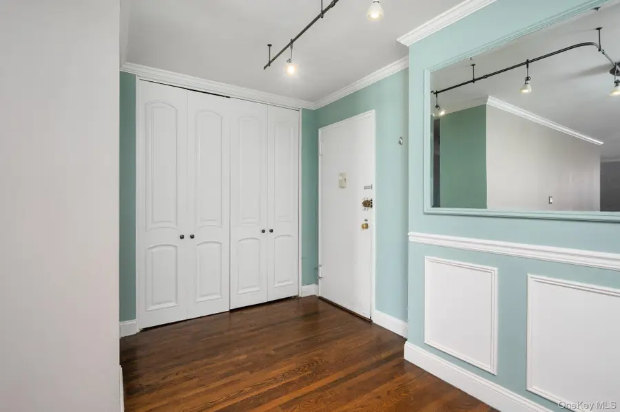 23-55 Bell Boulevard Boulevard #6C, Bayside, NY 11360 - Image #3