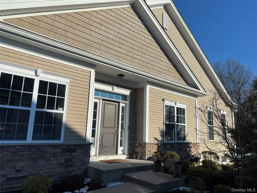 27 Dutch Court, Wappingers Falls, NY 12590 - #2