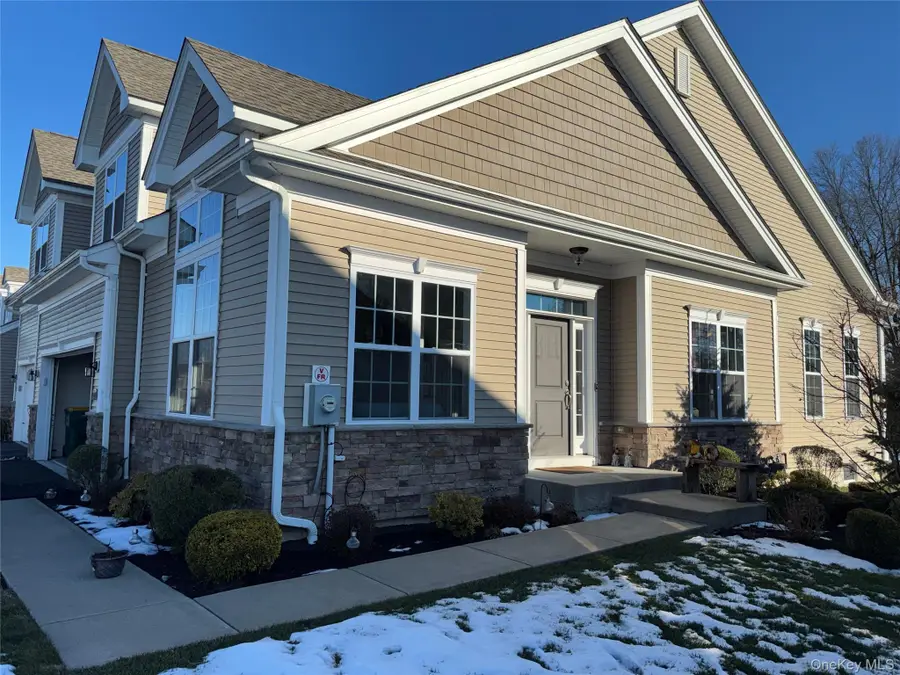 27 Dutch Court, Wappingers Falls, NY 12590 - #3