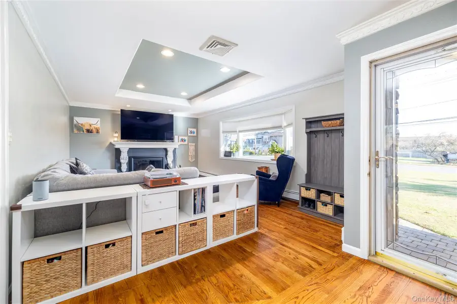 272 Baylawn Avenue, Copiague, NY 11726 - Image #3