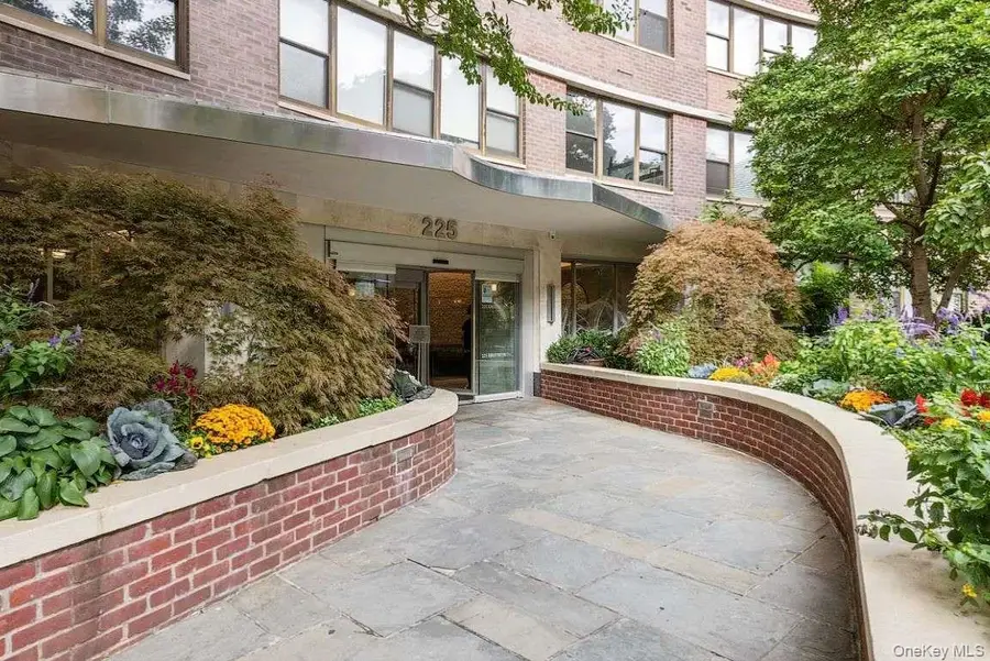 225 E 36th Street #15C, Manhattan, NY 10016 - Image #2
