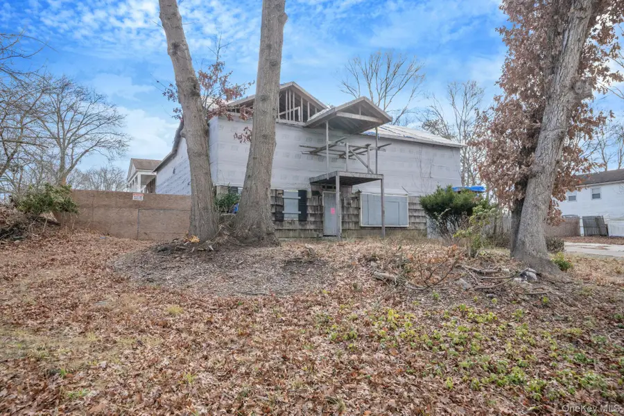 58 W Denis Lane, Coram, NY 11727 - Image #2