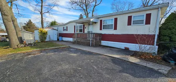 1964 River Road #35, Calverton, NY 11933