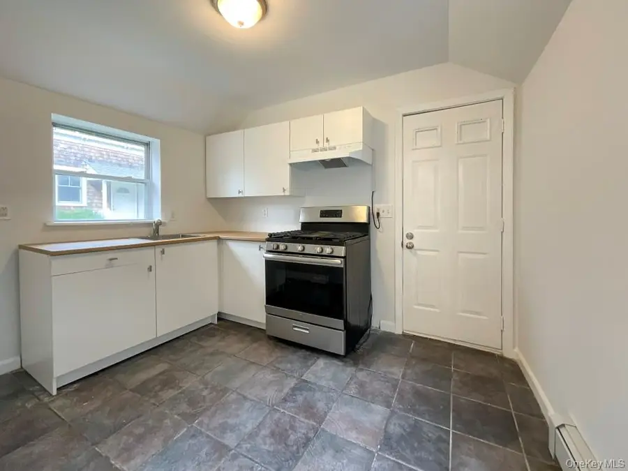 308 East Avenue, Riverhead, NY 11901 - Image #2