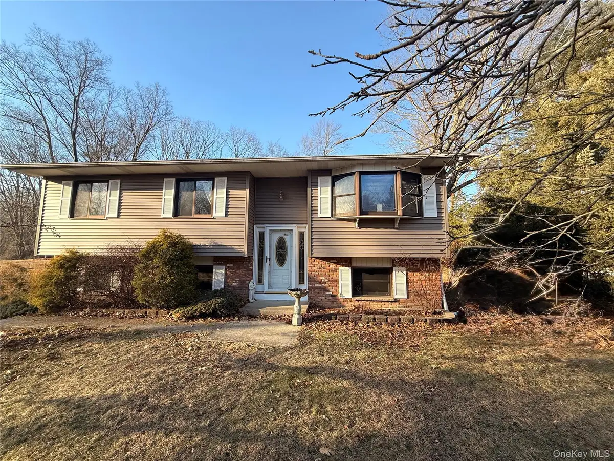 32 Elizabeth Drive, Hopewell Junction, NY 12533 - Image #1