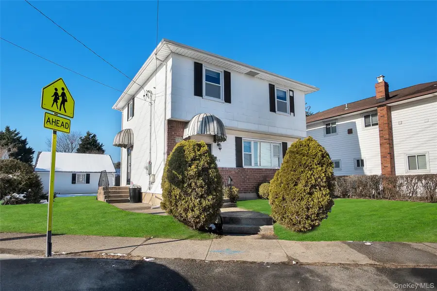 212 Newbridge Road, Hicksville, NY 11801 - Image #2