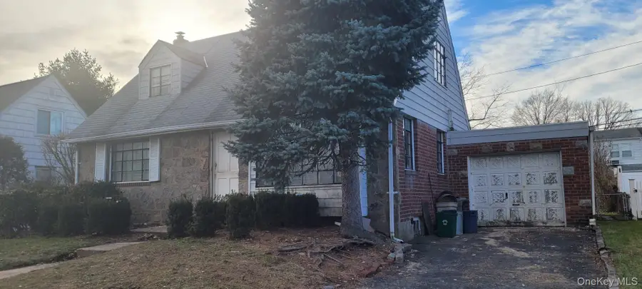 73 Schumacher Drive, New Hyde Park, NY 11040 - Image #3