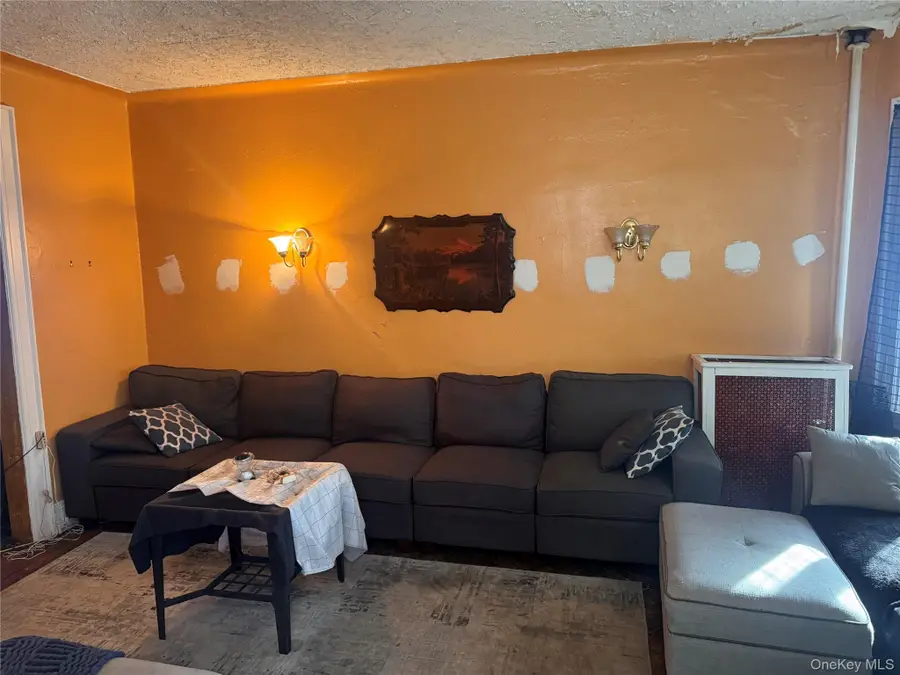 104-17 189th Street, Saint Albans, NY 11412 - Image #2