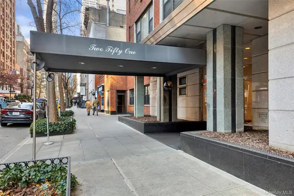 251 E 51st Street #15G, New York (Manhattan), NY 10022