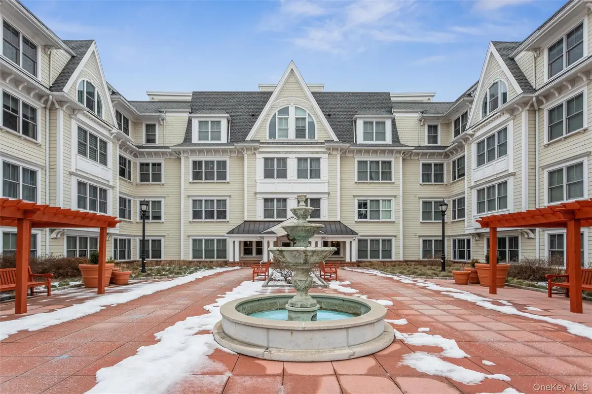 225 Stanley Avenue #305, Mamaroneck, NY 10543 - Image #1